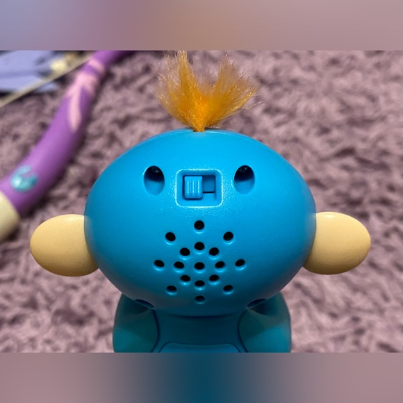 Fingerlings - Interactive Baby Monkey - Bella & - Picture 11 of 17